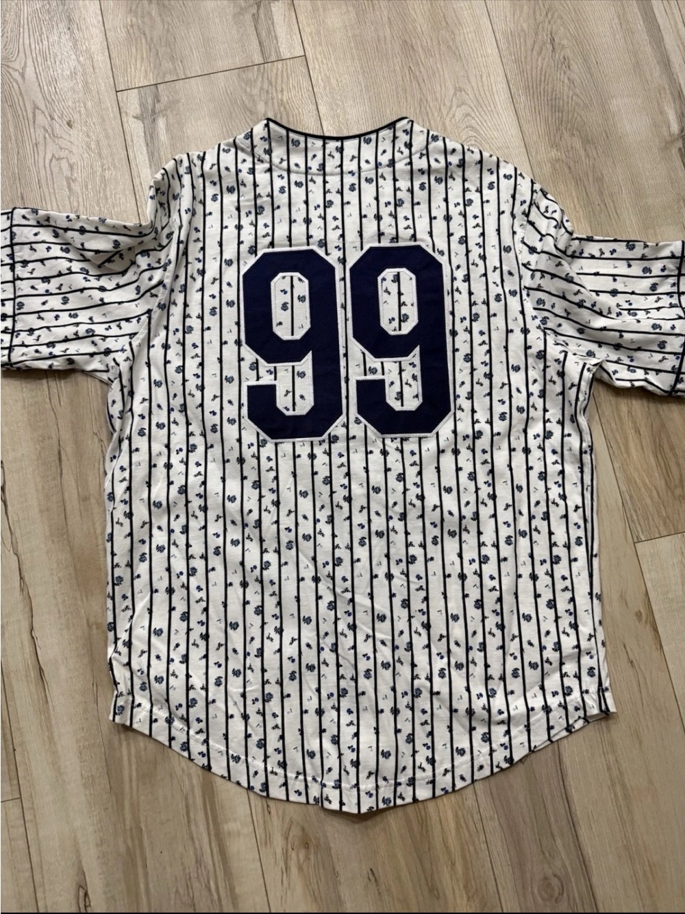 Rocawear White & Navy 'WOLVES' Pinstripe Baseball Jersey size large - Picture 2 of 2